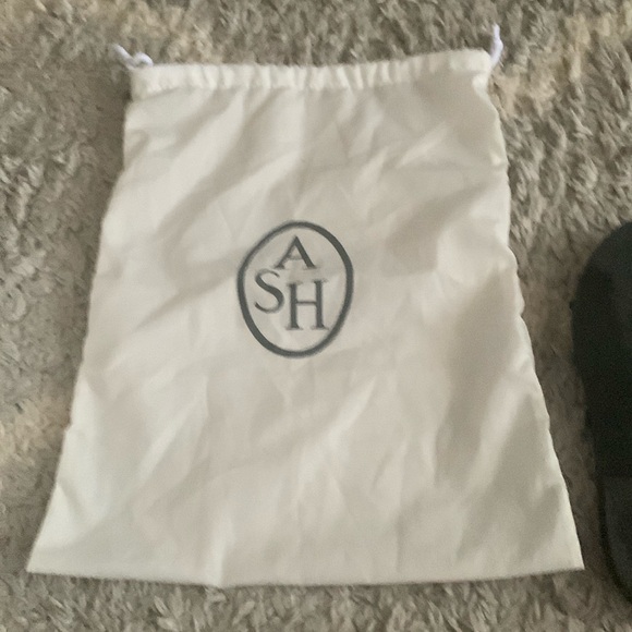 Ash leather studded sandal in good condition. Size 37 equivalent to US size 7 - Picture 1 of 7